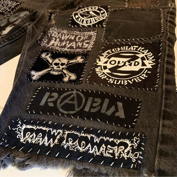 NYC Street Punk shorts with rad vintage patches - Picture 3 of 7
